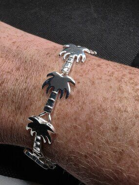 Vintage Signed Best Palm Tree Panel Link Bracelet Radiant Silver-Tone Finish
